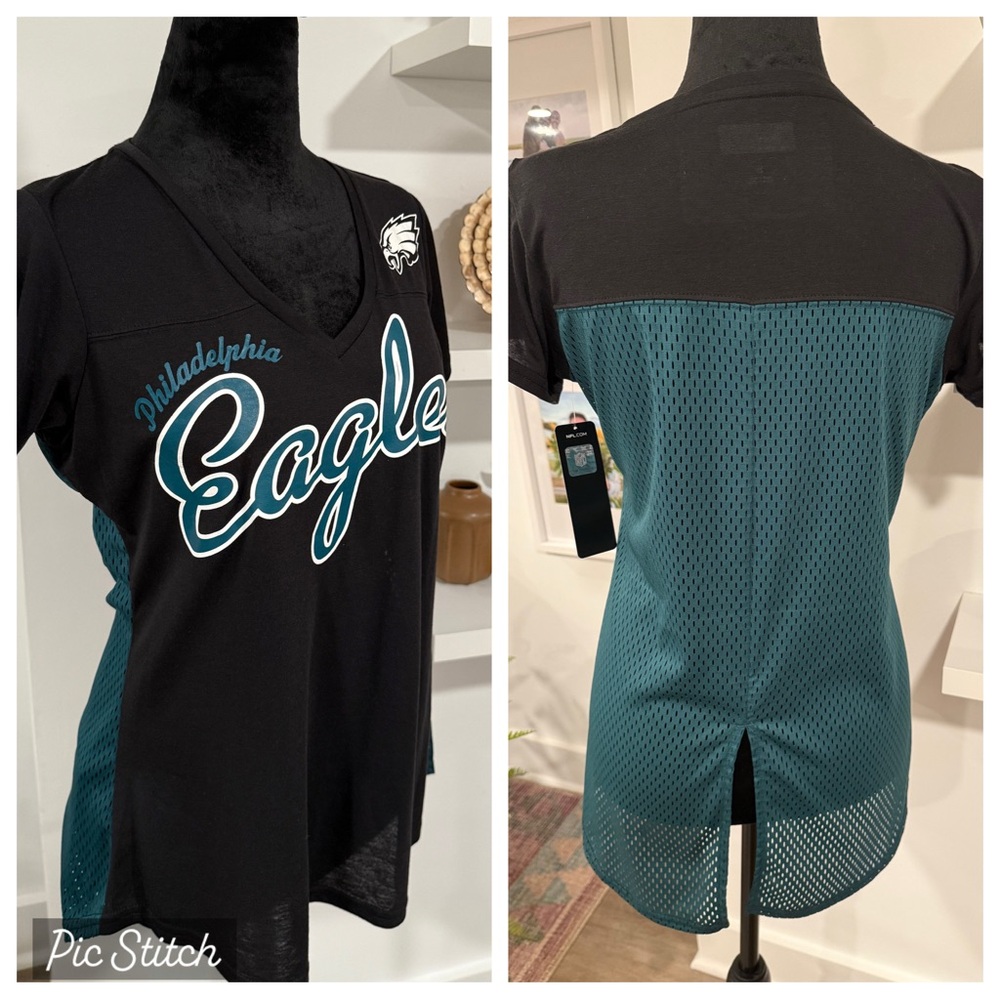 NWT‼️Philadelphia Eagles Team Apparel Women's Black V-Neck Top -SMALL